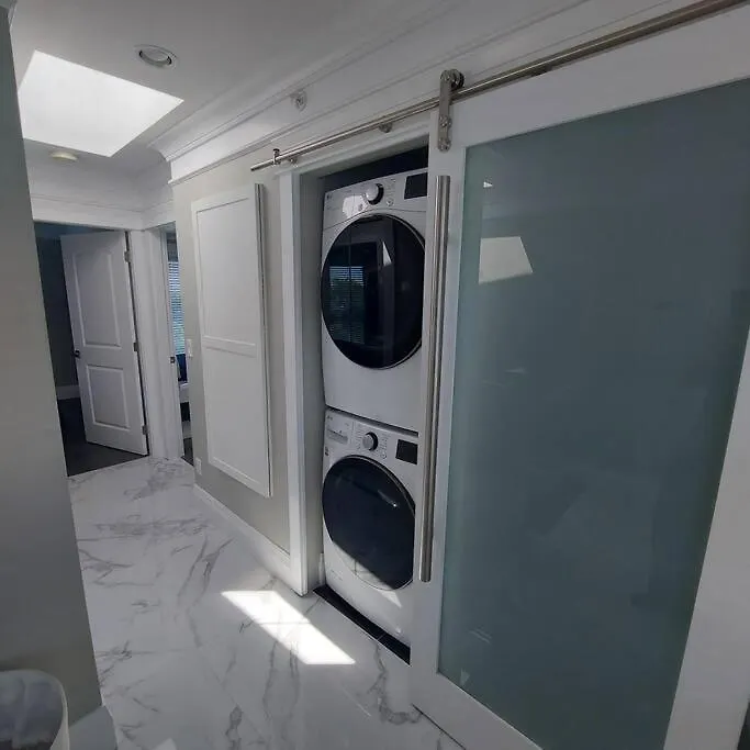 Beautiful Bright 3 Bed Townhouse Apartment Vancouver Canada