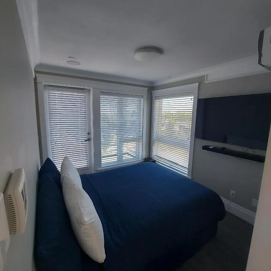 Beautiful Bright 3 Bed Townhouse Apartment Vancouver 0*,  Canada