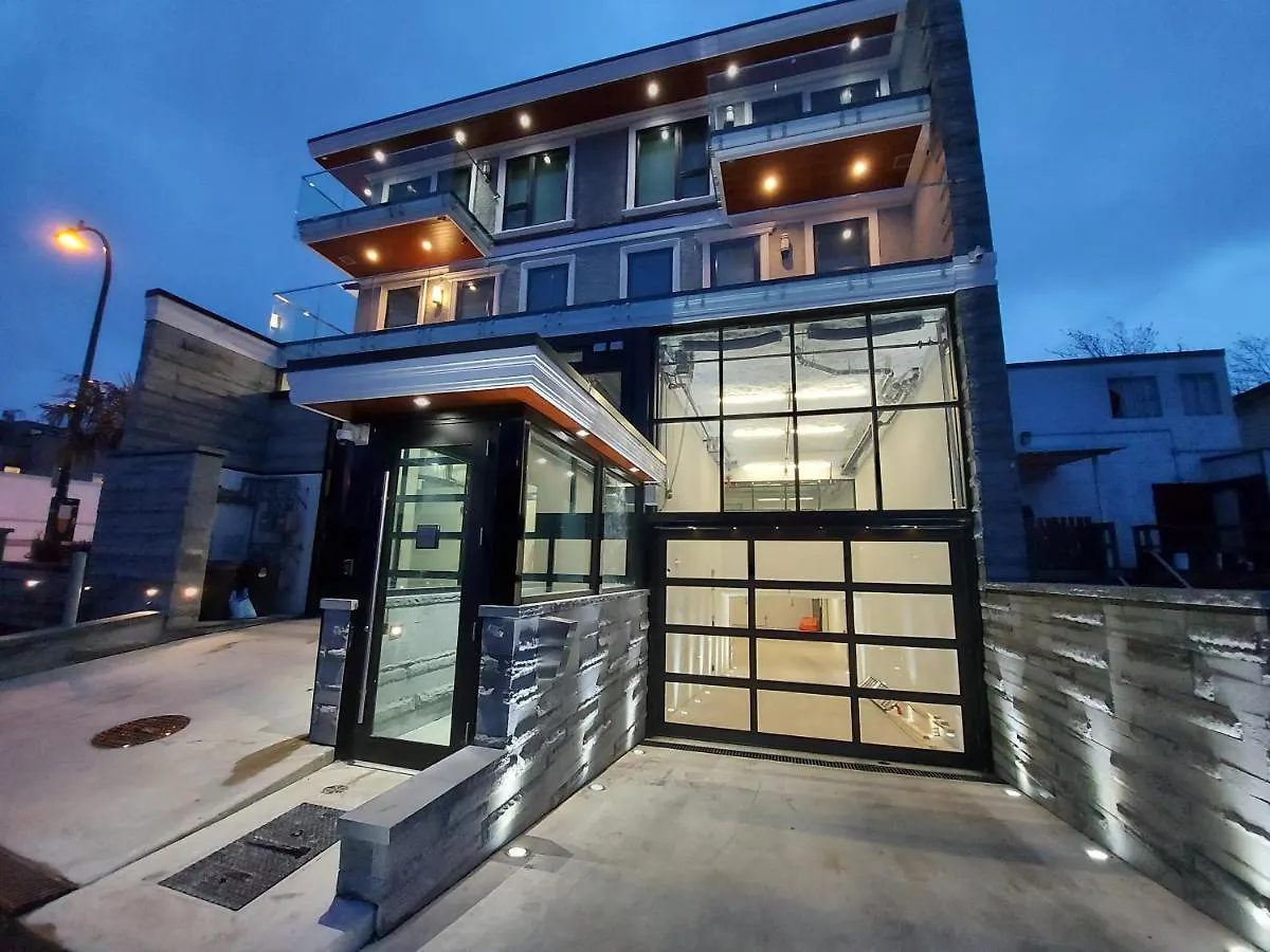 Beautiful Bright 3 Bed Townhouse Apartment Vancouver 0*,  Canada