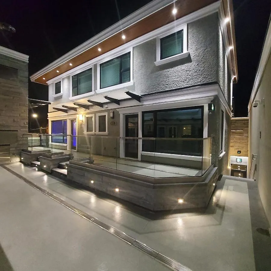 Beautiful Bright 3 Bed Townhouse Apartment Vancouver 0*,  Canada