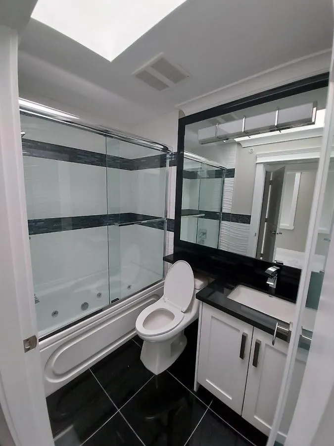 Beautiful Bright 3 Bed Townhouse Apartment Vancouver