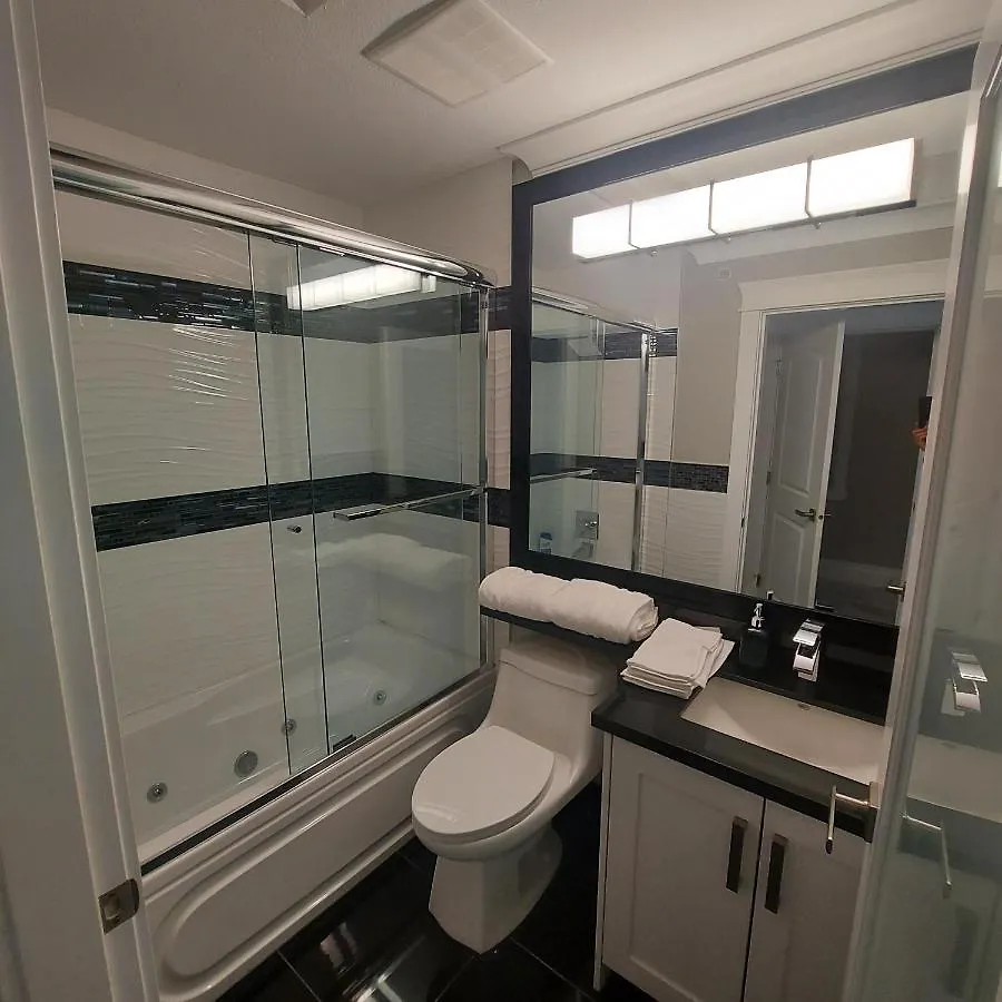Beautiful Bright 3 Bed Townhouse Apartment Vancouver 0*,  Canada