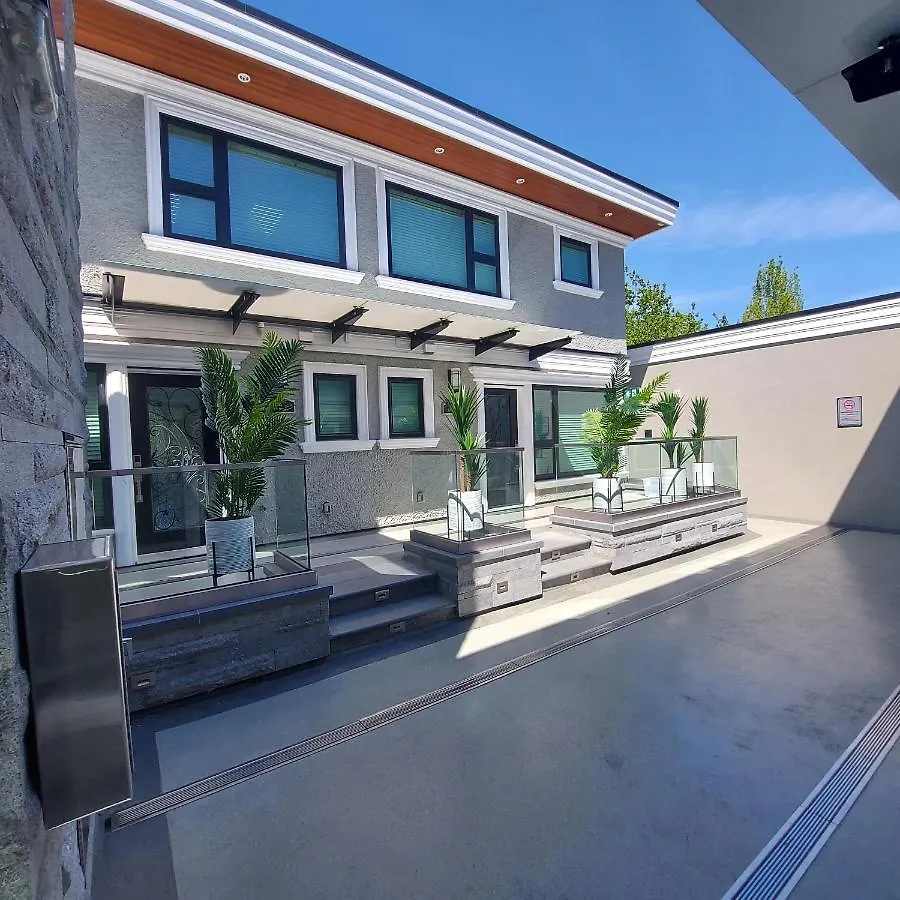 Beautiful Bright 3 Bed Townhouse Apartment Vancouver