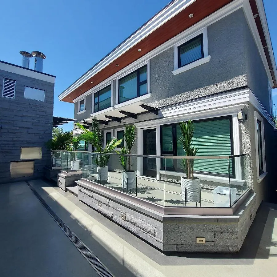 Beautiful Bright 3 Bed Townhouse Apartment Vancouver