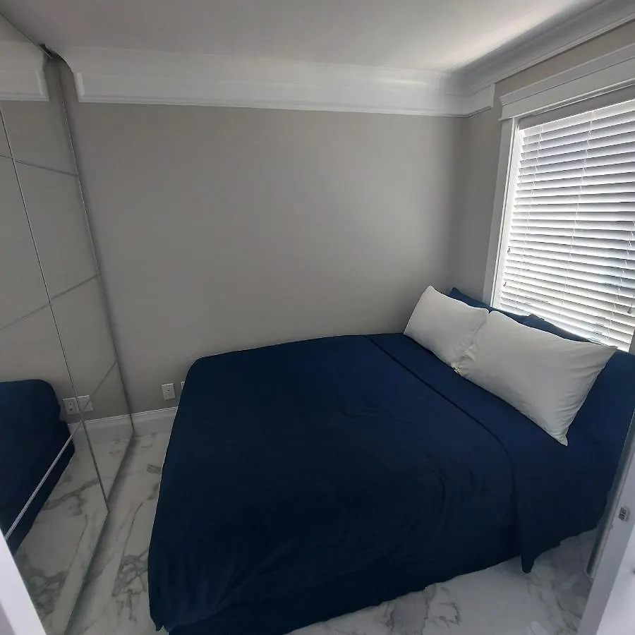 Beautiful Bright 3 Bed Townhouse Apartment Vancouver Canada